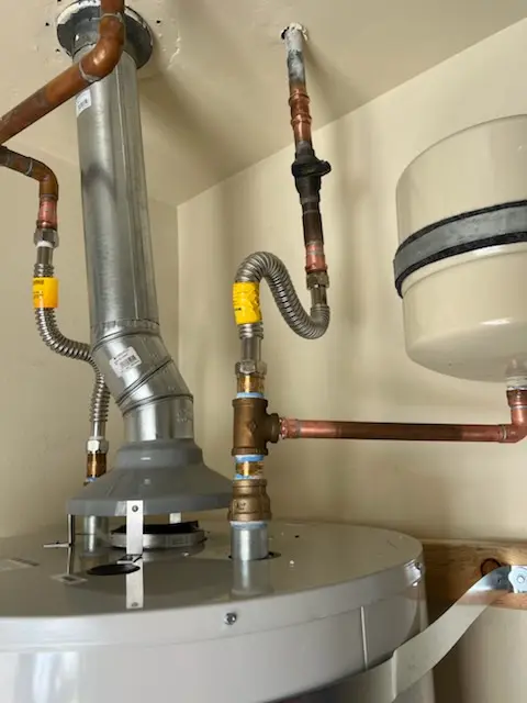Water heater installation and plumbing repair in Tierra Del Sol